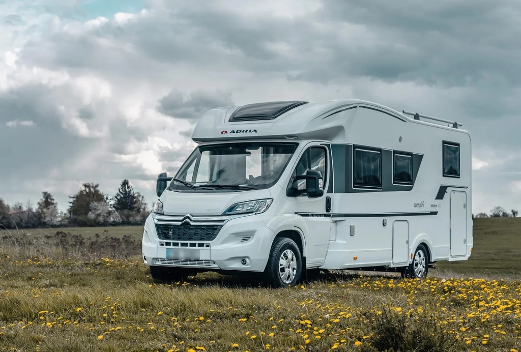 Premium klases kemperis Adria Matrix 600 SP vai līdzīgs